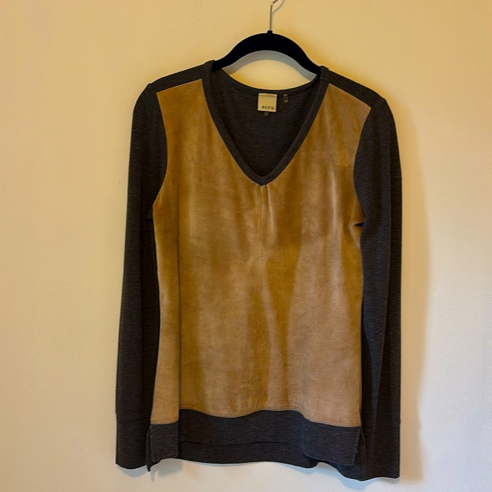 Genuine suede front mixed to grey heather v neck